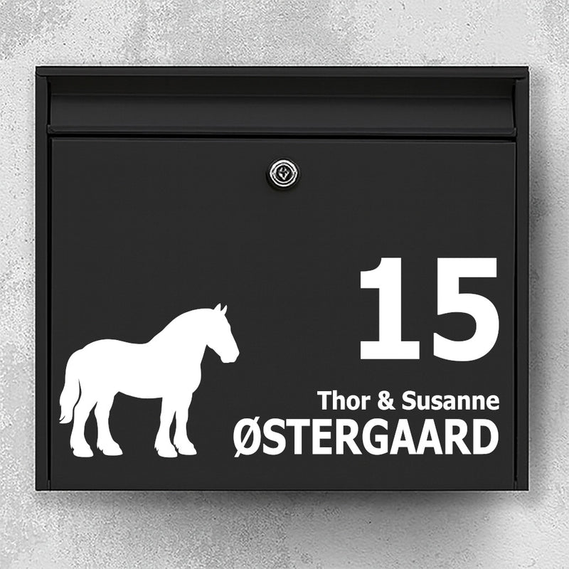 Brievenbussticker met Belgisch paard in silhouet - gepersonaliseerd naamplaatje en huisnummer - weerbestendig vinyl