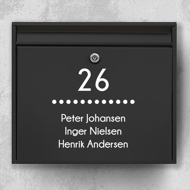Brievenbusnaambord met groot huisnummer, stippellijn als scheidingsteken en meerregelige namenlijst - weerbestendig vinyl
