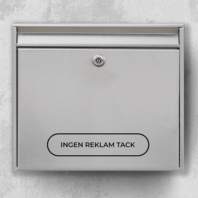 Mailbox sticker “No ads, please” – rounded badge on steel grey mailbox, weatherproof no-ads sticker